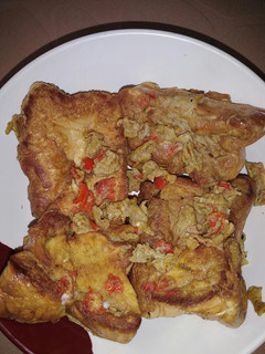 A picture of French toast.