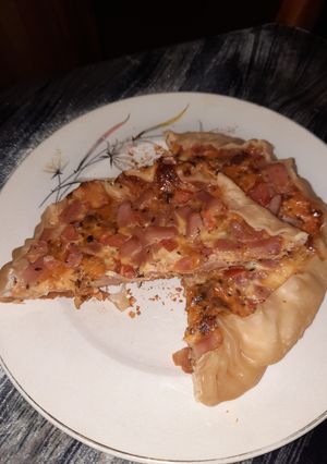 Una foto de Tarta jamón, queso, berenjenas y tomate