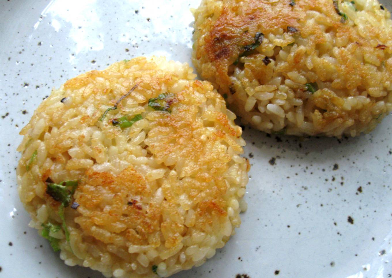 Pan-fried Butter Soy Onirigi