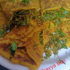 A picture of Stuffed Coriander Chilla.