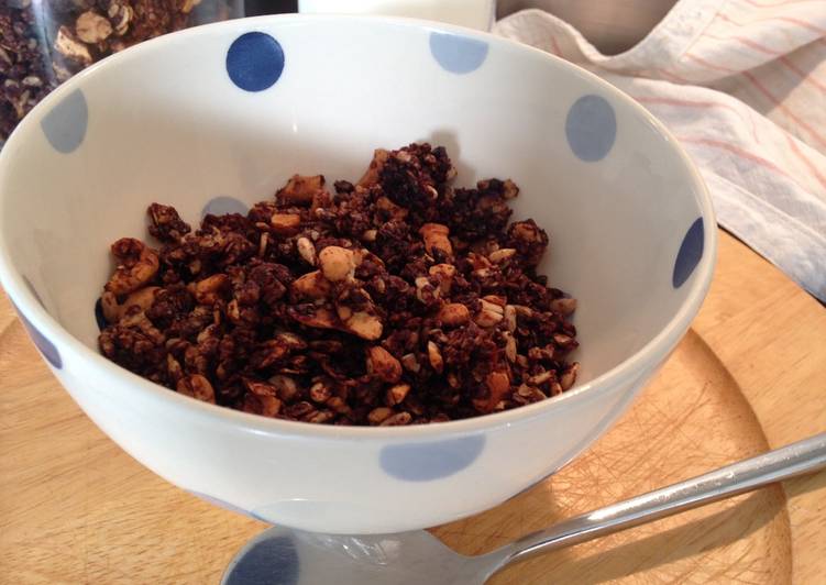 Simple Way to Make Quick Chocolate Granola