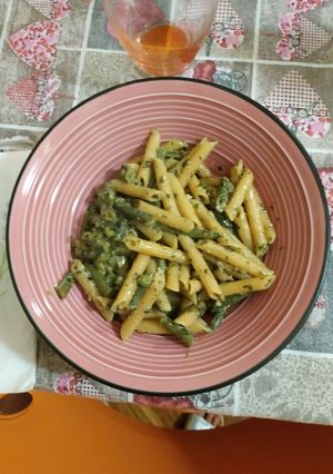Foto di Pasta di ceci e riso integrale con pesto e fagiolini