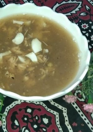 A picture of Chicken and egg soup.