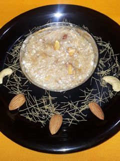 शेवयांची खीर (shevayachi kheer recipe in marathi) रेसिपी चे मुख्य फोटो