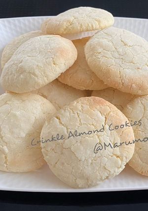 A picture of Crinkle Almond Cookies.