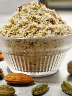 શાહી ઠંડાઇ મસાલો પ્રિમીકસ (Shahi Thandai Masala Premix Recipe In Gujarati) રેસીપી મુખ્ય ફોટો