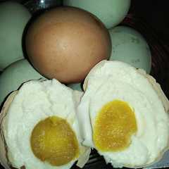 รูปของ Telur asin berbumbu