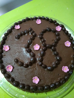 Una foto de Tarta de trufa y conguitos con Thermomix