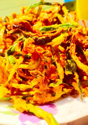 कुरकुरीत भेंडी (KURKURIT BHENDI RECIPE IN MARATHI) रेसिपी चे मुख्य फोटो 