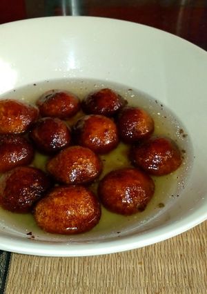 A picture of Paneer gulabjamun.