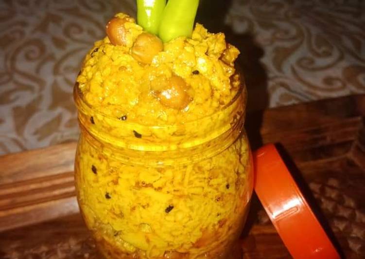 Step-by-Step Guide to Prepare Ultimate Grated Mango Chana pickle
