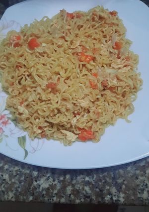 A picture of My dad's special indomie and scrambled egg.