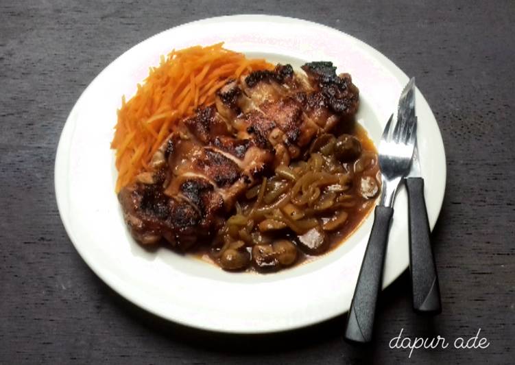 Langkah Mudah untuk Menyiapkan Chicken Steak with Mushroom Sauce, Enak Banget