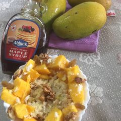 A picture of Mango oatmeal.