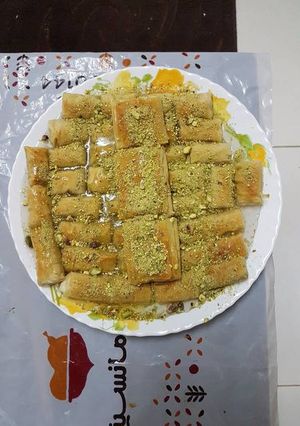 صورة لوصفة بقلاوة مقرمشة بالجبنة والفستق الحلبي والجوز