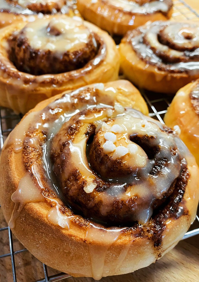 Una foto de Cinnamon rolls (Rollitos de Canela)
