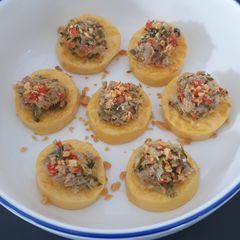 A picture of Egg tofu with steam pork mince.
