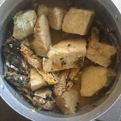 A picture of Ji miri oku (yam pepper soup).