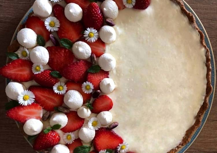 Crostata con crema diplomatica e fragole 🌷