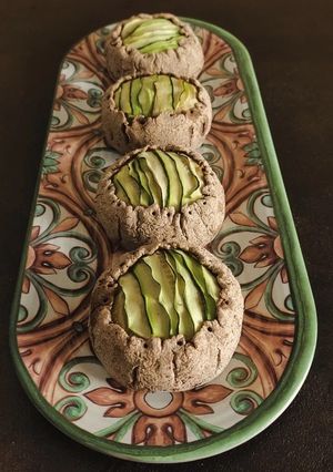 Foto di Mini quiche di grano saraceno e salvia con zucchine e feta