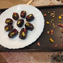 A picture of Kunafa filled dates.