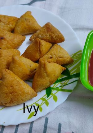 মিনি সিঙাড়া(Mini Singara recipe in Bengali) রেসিপির প্রধান ছবি