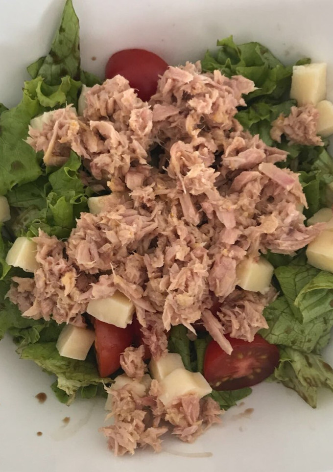 Una foto de Ensalada de atún