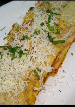 A picture of Cheese pizza dosa.