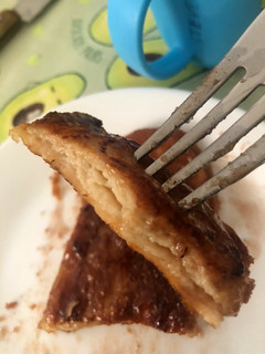 Una foto de Torrijas de chocolate y naranja, con panecillos de leche