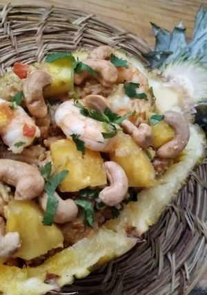 Una foto de Khao pad Saparod o arroz frito con piña 🍍🇹🇭