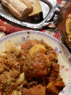 Una foto de Estofado de pollo con fideos mostacholes