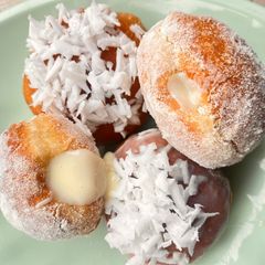 A picture of Doughnut or milky doughnut.