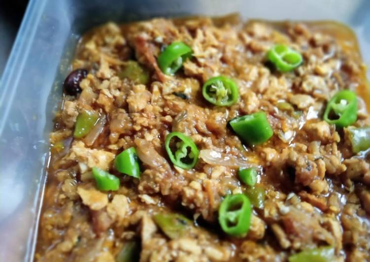 Recipe of Quick Green chilli qeema