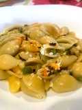 Conchiglie con Patate, Cipolle, Carote e Piselli