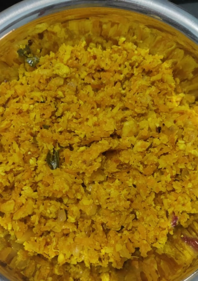 முட்டை கேரட் பொரியல் (Muttai carrot poriyal recipe in tamil) செய்முறை முக்கிய புகைப்படம்
