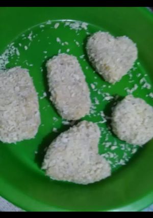 Foto resep Entah Namany apa yg jelas ini pisang isi keju dengan saus coklat