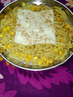 स्वीट कॉर्न चीज़ मैगी (Sweet Corn Cheeze Maggi Recipe In Hindi) रेसिपी मुख्य फोटो