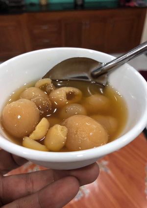 Hình của món Chè hạt sen long nhãn.