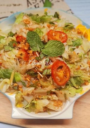 Hình của món Salad trộn dầu olive và giấm.