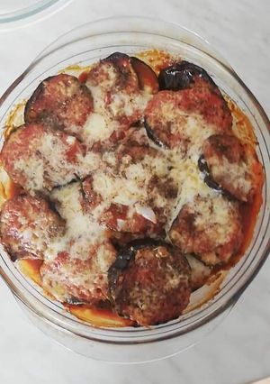 O poză a rețetei Vinete la cuptor cu sos de roșii, usturoi și mozzarella.