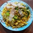 Mì trứng xào rau