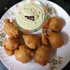 A picture of Mysore bonda.