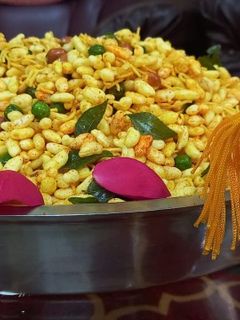कुरमुरे चिवङा (kurmure Chivda Recipe In Marathi) रेसिपी चे मुख्य फोटो