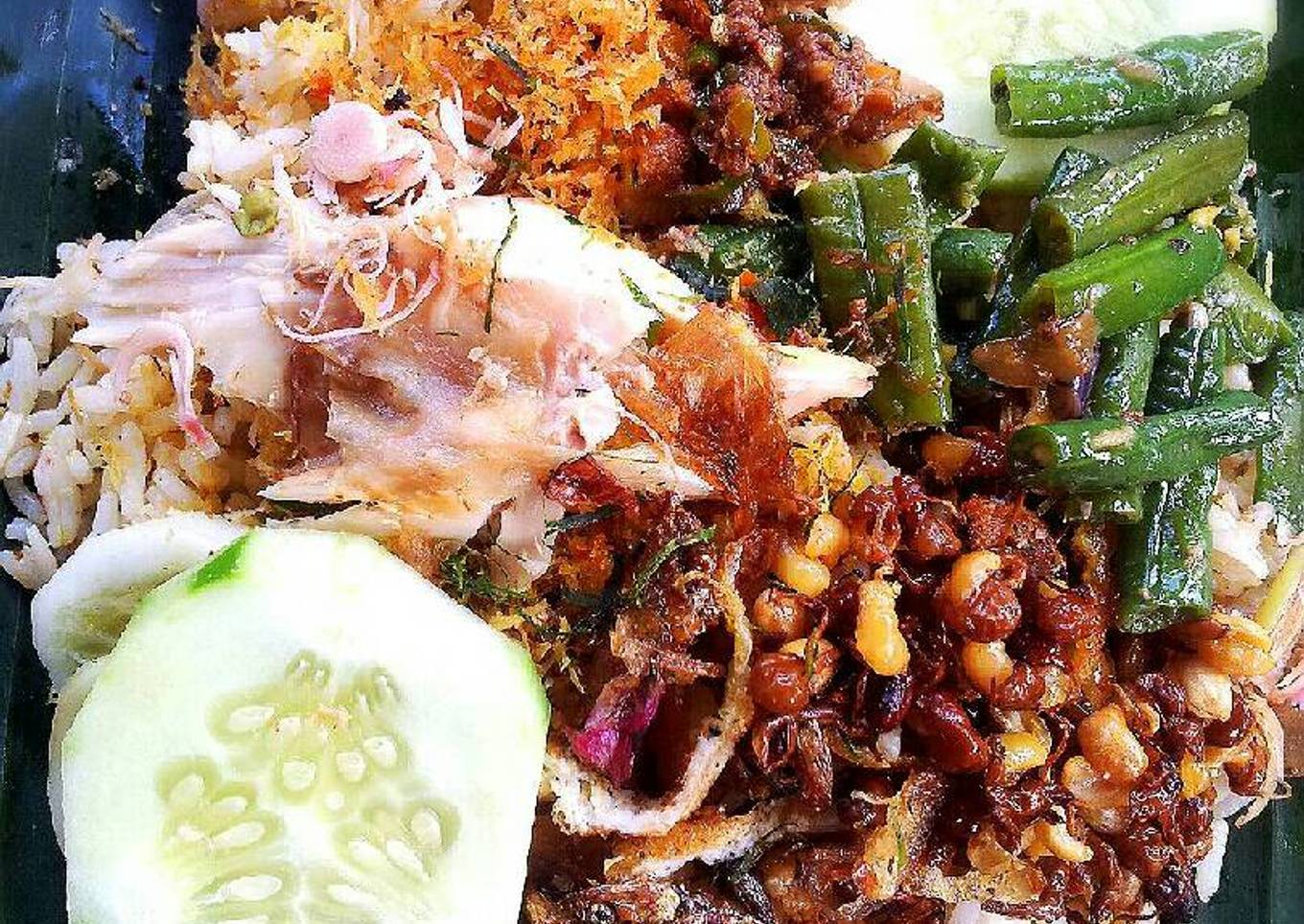 Nasi Kuning Laban Banyu Pinaruh (Bali)