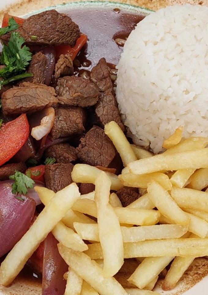 Una foto de Lomo saltado