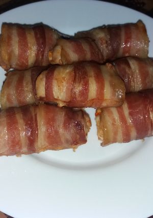 Baconbe göngyölt sajttal töltött csirkemell 🥓🧀🐔 recept fotója