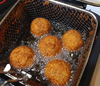 Update, Cooking Recipe Deep fried Italian meatballs stuffed with cheese curds Yummy