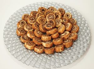 صورة لوصفة رولات مقروطة التمر بالطحين 😋