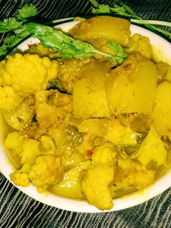 आलू गोभी की सब्जी (aloo gobi ki sabzi recipe in Hindi) रेसिपी मुख्य फोटो