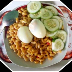 A picture of Palm oil macaroni jollof.